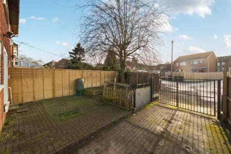 3 bedroom Semi-detached house for sale in Elmton Close, Middleton, Leeds, LS10