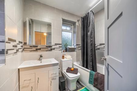 2 bedroom End of terrace house for sale in Larkhill Close, Roundhay, Leeds, LS8