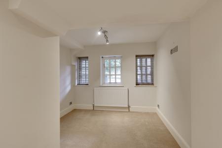 2 bedroom Flat to let in Wensley Drive, Chapel Allerton, Leeds, LS7