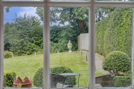 2 bedroom Flat to let in Wensley Drive, Chapel Allerton, Leeds, LS7