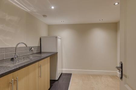 2 bedroom Flat to let in Wensley Drive, Chapel Allerton, Leeds, LS7