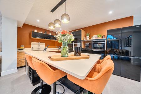 3 bedroom Semi-detached house for sale in North Grove Close, Oakwood, Leeds, LS8