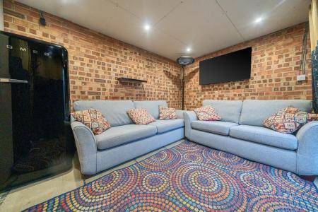 3 bedroom Semi-detached house for sale in North Grove Close, Oakwood, Leeds, LS8