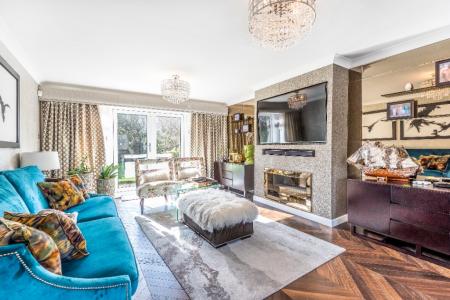 4 bedroom Detached house to let in Holt Gardens, Adel, Leeds, LS16