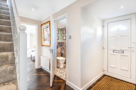 4 bedroom Detached house to let in Holt Gardens, Adel, Leeds, LS16