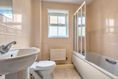 2 bedroom Flat to let in Charnley Drive, Chapel Allerton, Leeds, LS7