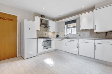 2 bedroom Flat to let in Charnley Drive, Chapel Allerton, Leeds, LS7