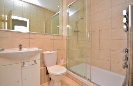 1 bedroom Flat to let in Brookfield Avenue, Leeds, LS8