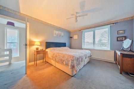 3 bedroom Semi-detached house for sale in Kingswood Crescent, Roundhay, Leeds, LS8