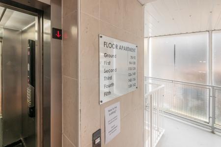 2 bedroom Flat to let in Concord Street, Leeds, LS2