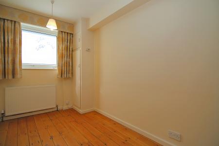 2 bedroom Flat to let in Gledhow Court, Chapel Allerton, Leeds, LS7