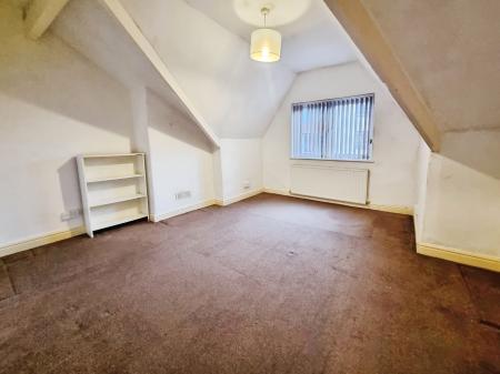 2 bedroom Duplex to let in Meanwood Road, Meanwood, Leeds, LS6