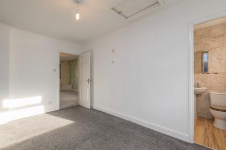 1 bedroom Flat to let in Oldfield Lane, Upper Wortley, Leeds, LS12
