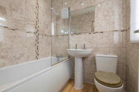 1 bedroom Flat to let in Oldfield Lane, Upper Wortley, Leeds, LS12