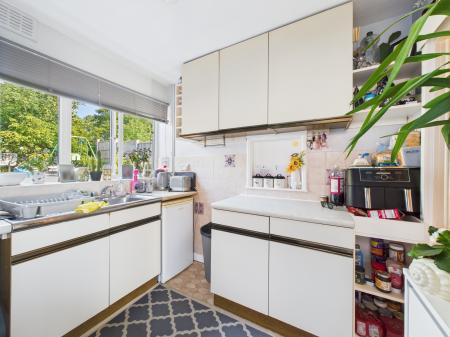 3 bedroom Semi-detached house for sale in Avondale Road, Wigston, LE18