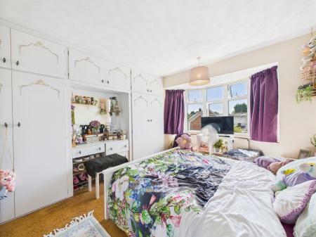 3 bedroom Semi-detached house for sale in Avondale Road, Wigston, LE18