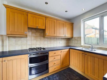 3 bedroom Semi-detached house for sale in Chistlehurst Avenue, Leicester
