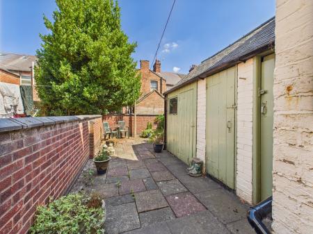 2 bedroom Terraced House for sale in Dartford Road, Leicester, LE2