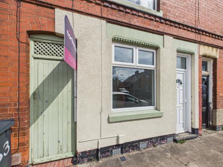 2 bedroom Terraced House for sale in Dartford Road, Leicester, LE2
