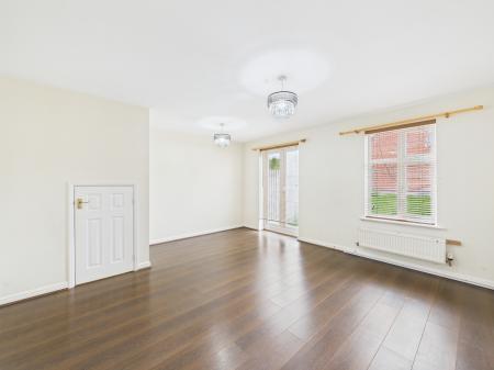 3 bedroom Town house for sale in Heybridge Road, Leicester, LE5