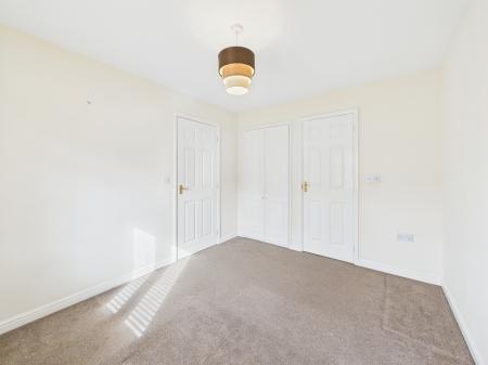 3 bedroom Town house for sale in Heybridge Road, Leicester, LE5