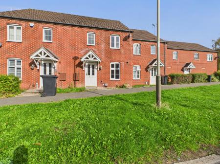 3 bedroom Town house for sale in Heybridge Road, Leicester, LE5