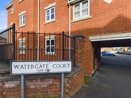 2 bedroom Flat for sale in Watergate Court, Leicester, LE3