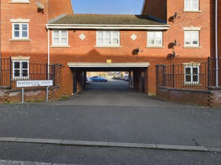 2 bedroom Flat for sale in Watergate Court, Leicester, LE3