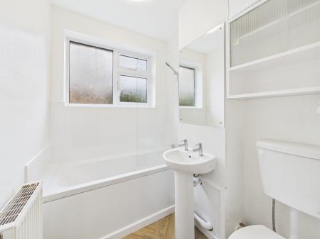 2 bedroom Maisonette to let in Linkway Gardens, Leicester, LE3