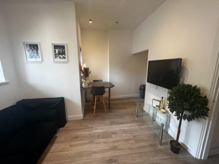 2 bedroom Flat to let in Oxford Street, Leicester, LE1