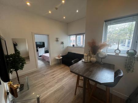 2 bedroom Flat to let in Oxford Street, Leicester, LE1