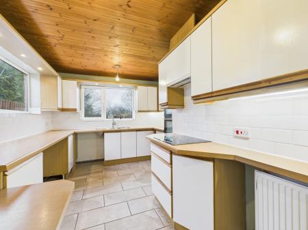 3 bedroom Detached bungalow to let in Gorse Lane, Oadby, LE2