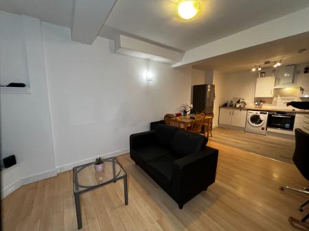 1 bedroom Flat to let in Chatham Street, Leicester, LE1