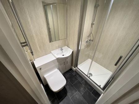 1 bedroom Flat to let in Millstone Lane, Leicester, LE1