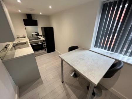 1 bedroom Flat to let in Millstone Lane, Leicester, LE1