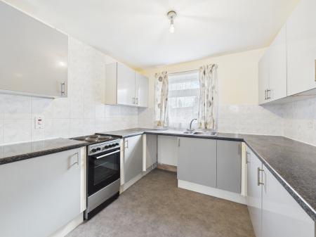 5 bedroom Terraced House to let in Neston Gardens, Leicester, LE2