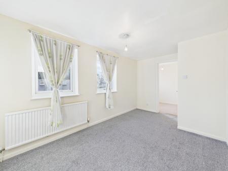 5 bedroom Terraced House to let in Neston Gardens, Leicester, LE2
