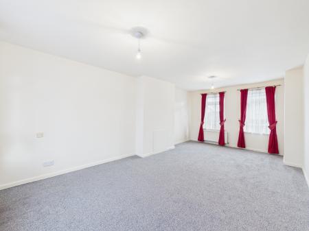 5 bedroom Terraced House to let in Neston Gardens, Leicester, LE2