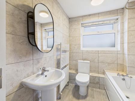 2 bedroom Terraced House to let in Lillingstone Close, Markfield, LE67