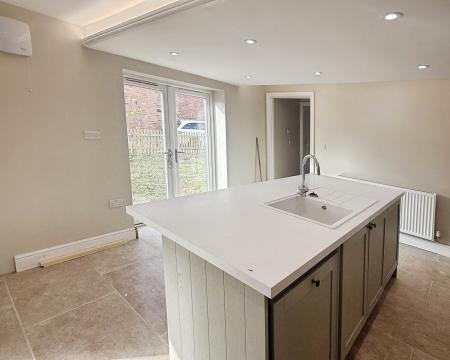 4 bedroom Terraced House to let in High Street, Newton On Trent, Lincoln, LN1