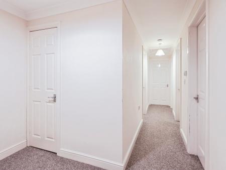 2 bedroom Flat for sale in University Court, Grantham, NG31