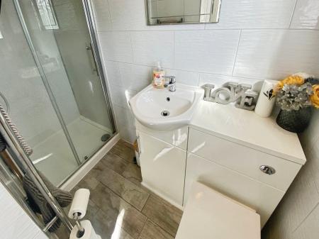 3 bedroom End of terrace house for sale in Broad Place, Norris Green, Liverpool, L11