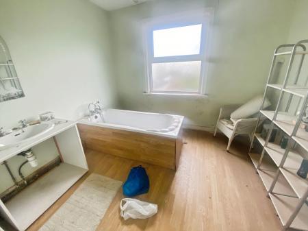 4 bedroom End of terrace house for sale in Derby Lane, Old Swan, Liverpool, L13