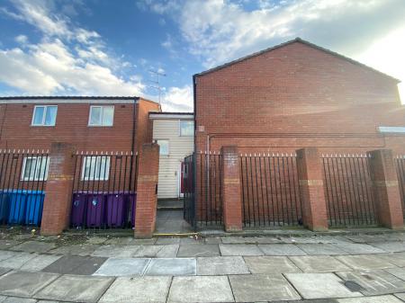 1 bedroom Flat for sale in Kearsley Close, Walton, Liverpool, L4