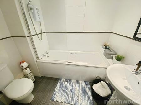 2 bedroom Flat for sale in Lowbridge Court, Garston, Liverpool, L19