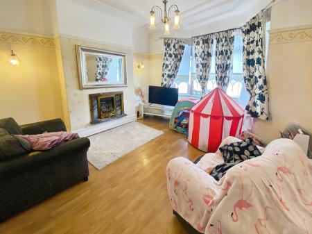 4 bedroom Terraced House for sale in Queens Drive, Stoneycroft, Liverpool, L13