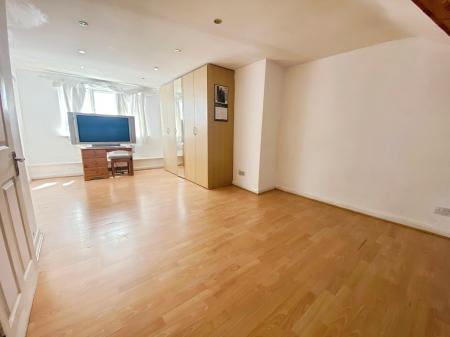 4 bedroom Terraced House for sale in Queens Drive, Stoneycroft, Liverpool, L13