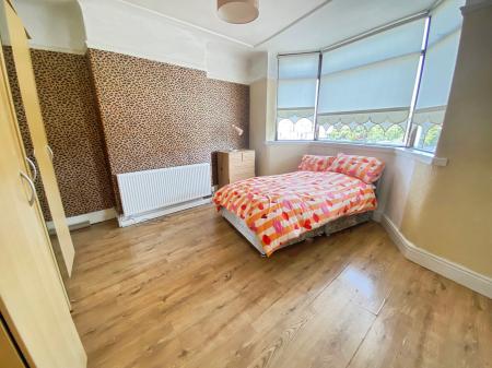 4 bedroom Terraced House for sale in Queens Drive, Stoneycroft, Liverpool, L13