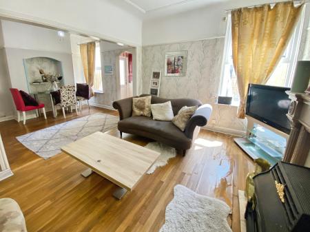 4 bedroom Terraced House for sale in Queens Drive, Stoneycroft, Liverpool, L13