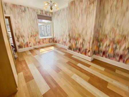 4 bedroom Terraced House for sale in Queens Drive, Stoneycroft, Liverpool, L13